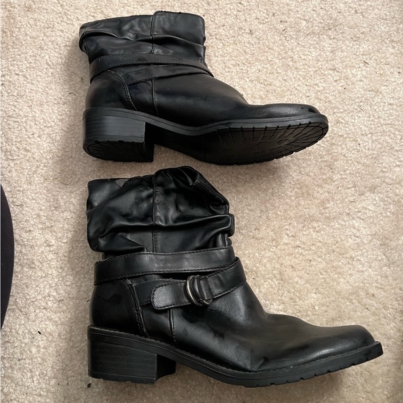 Anne Klein Shoes - Anne Klein Black Leather Boots size 7